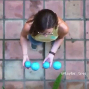 sixpenceee:  Birds eye view of a person juggling 
