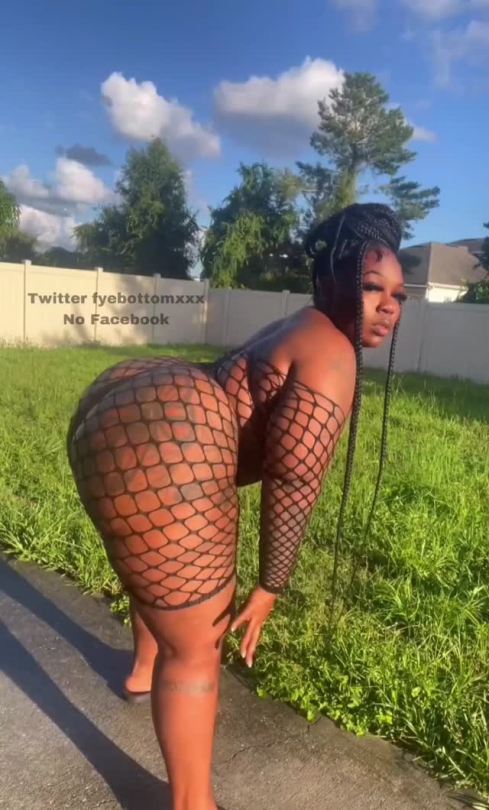 booty-cheeks-r-us: