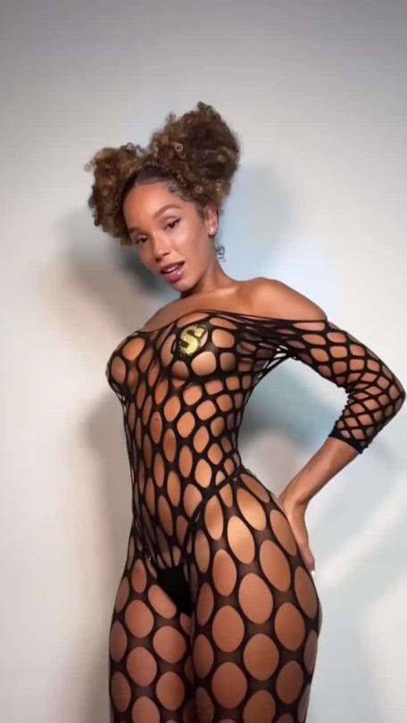 ecstasymodels:🕶 Whts Poppin?  #BadBitchAB 🆎#tazsangelsmag