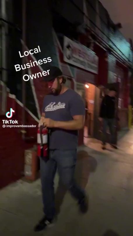 soul-hammer:loseremo:spaceshipsandpurpledrank:that man tentatively puts his lil foot