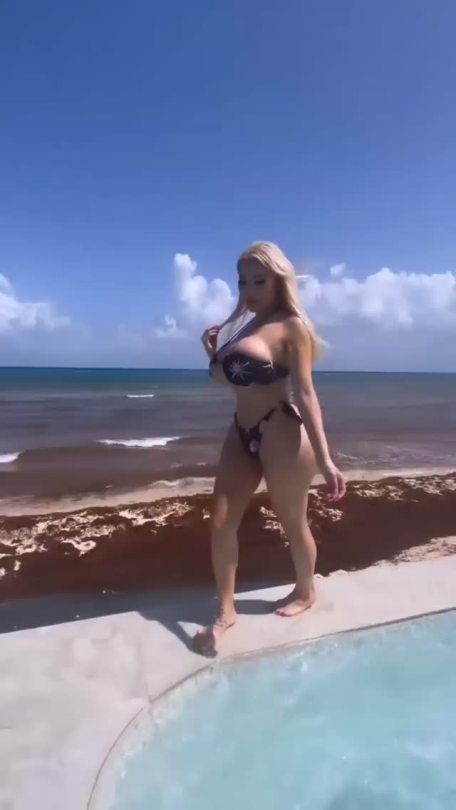 bimbohunt:#bimbohunt - only finest bimbos