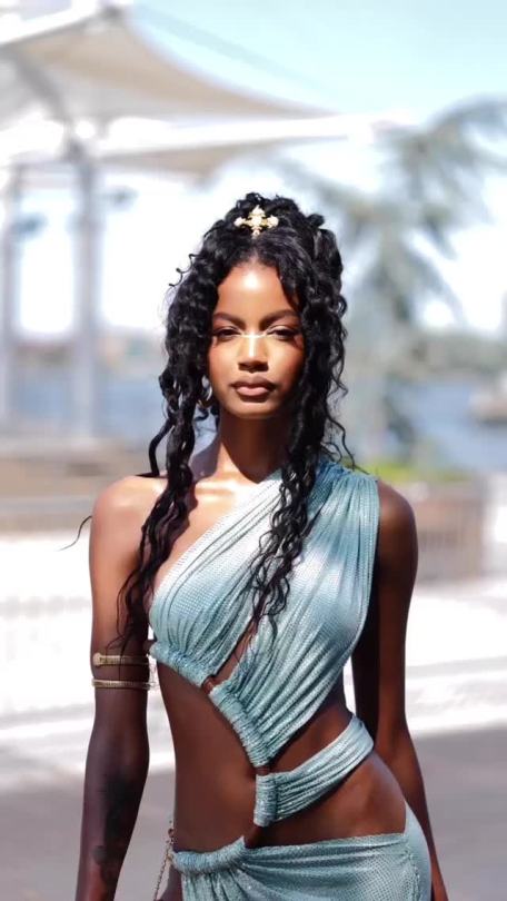 iamqrusdvl:A goddess is walking amongst us
