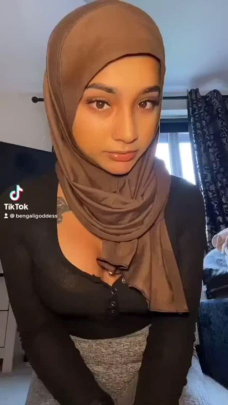 bigbootybarn:lightpatrol2:😍 Arabic women