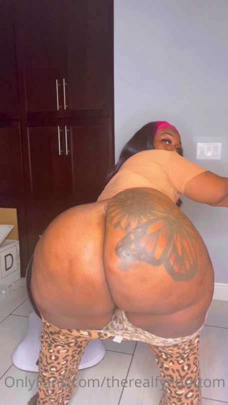 booty-cheeks-r-us: