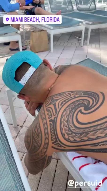 heyjoe0:manthongsnstrings:christianandcassieomg I love his attitude!