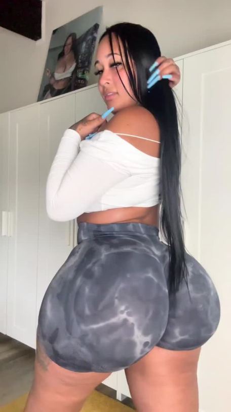 drumneckgold22:jhamiltonphotographytt:1 wordThicc 