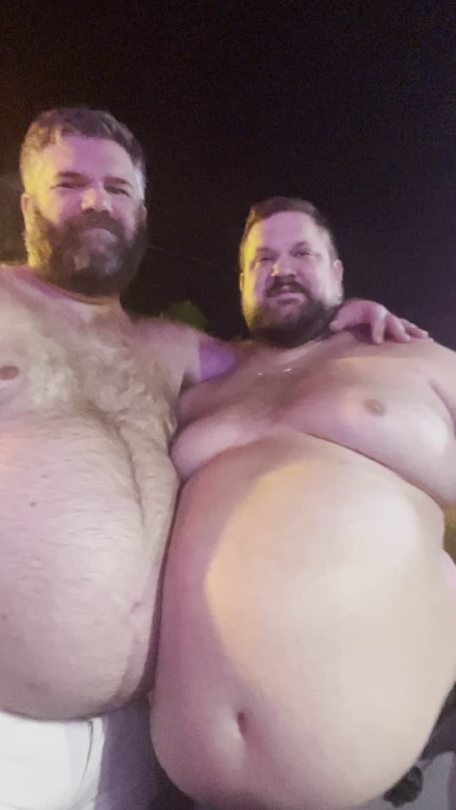 thatonebigchub:We are so damn FAT! 