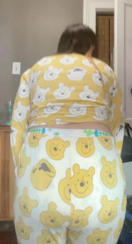 akinkycouple:Bending over in your little jammies=instant exposure for baby cucks like me 