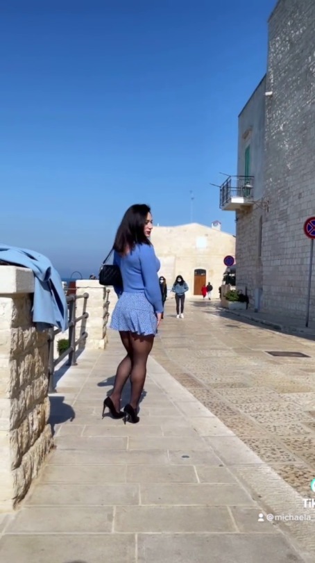 aloago:https://www.pixwox.com/profile/michaela_fit_life/