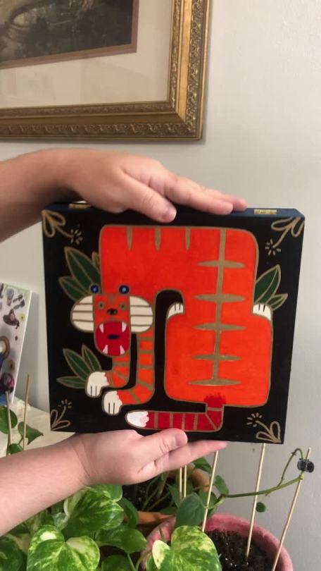 thehowlingowl:Selling roaring tiger box for 60 USD, shipping included! Acrylic and