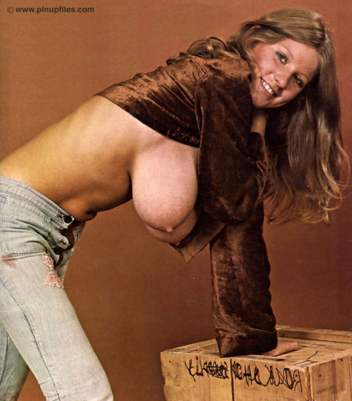 (via boobsarecool)
